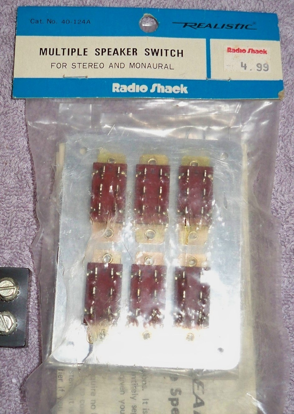 Mixed LOT of Electronics/Terminals Strips Block, TV/FM Plugs,Speaker Cable Jacks