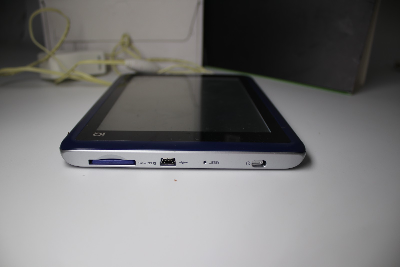 IQ blue navy Pocket Book 701 with charger dark blue pb701dben electronic