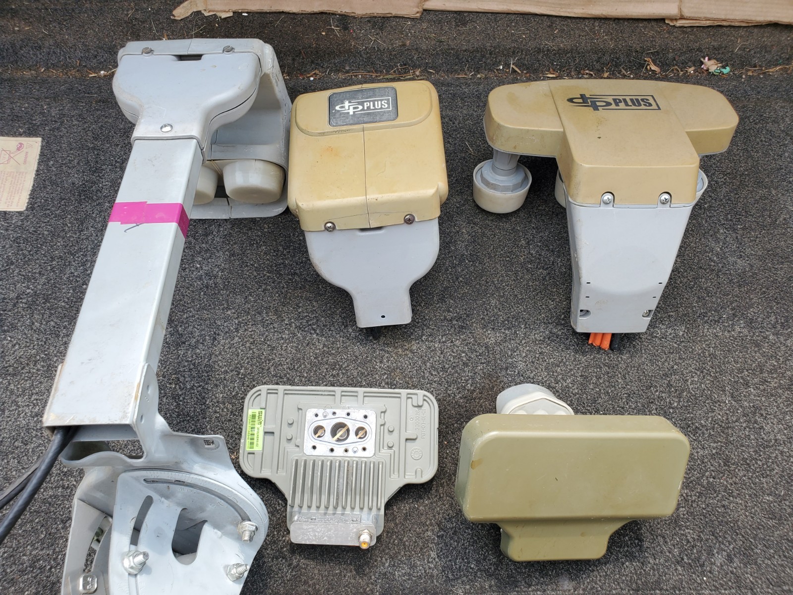 Mixed Lot Satellite Dish Network Feed Horns LNBF DirecTV SWM Parts Mount