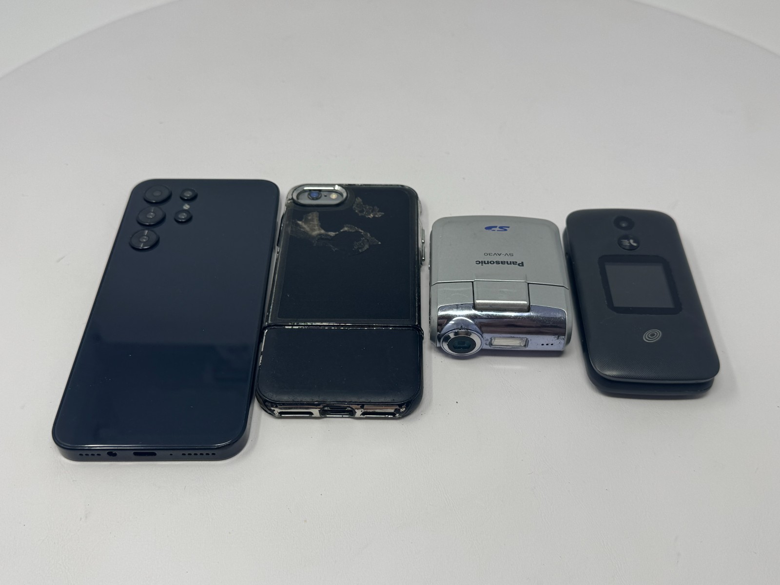 Electronics Parts Lot Phones Apple Watch Tablet Camera Fitness Tracker Repair
