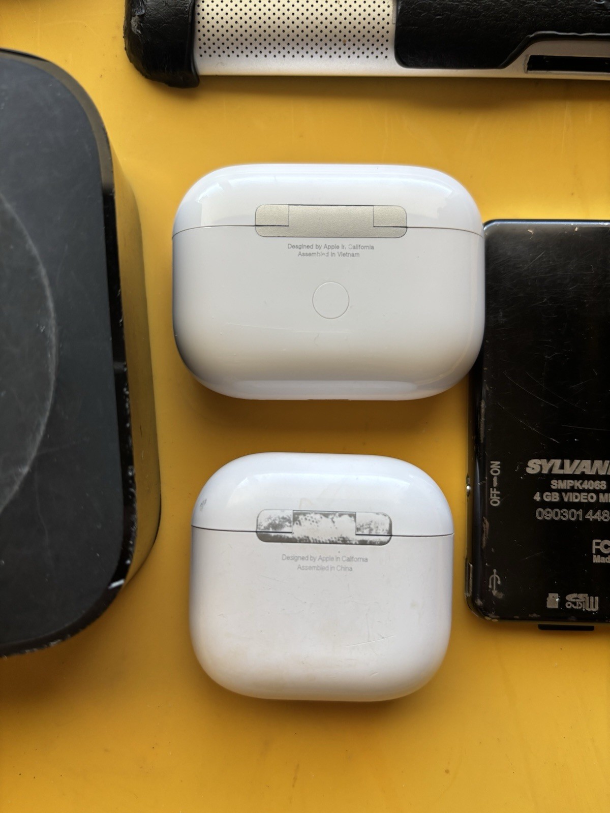 Apple and random electronics For Parts Lot (READ DESCRIPTION)