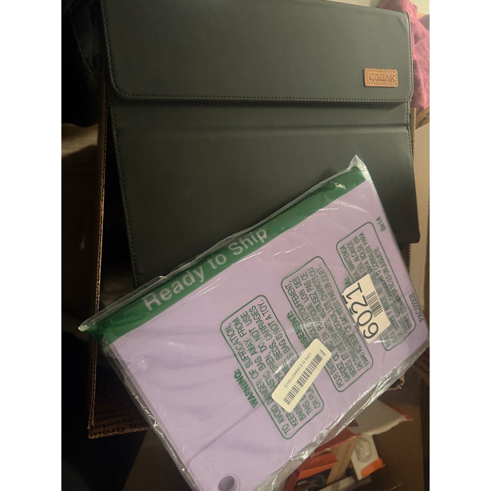 25 Bulk piece Laptop covers tablet cases and tablet screen protectors mixed lot
