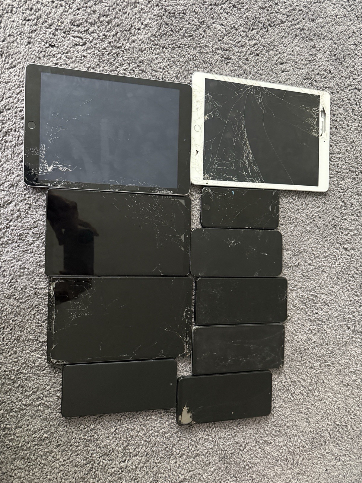 LOT OF 10 Untested Electronics (Phones/Tables) Various Brands (iphones/android)