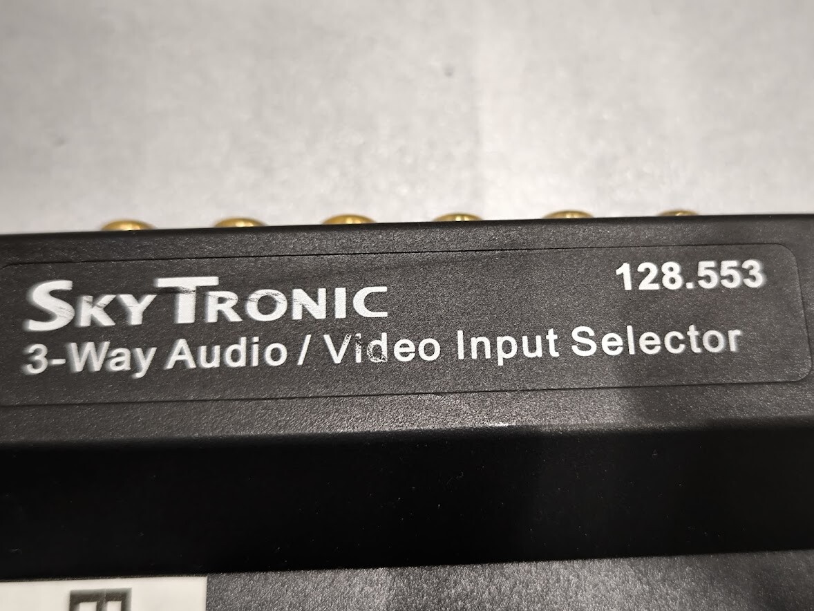 SkyTronic 3-Way Audio/Video Input Selector – Used, Scratches