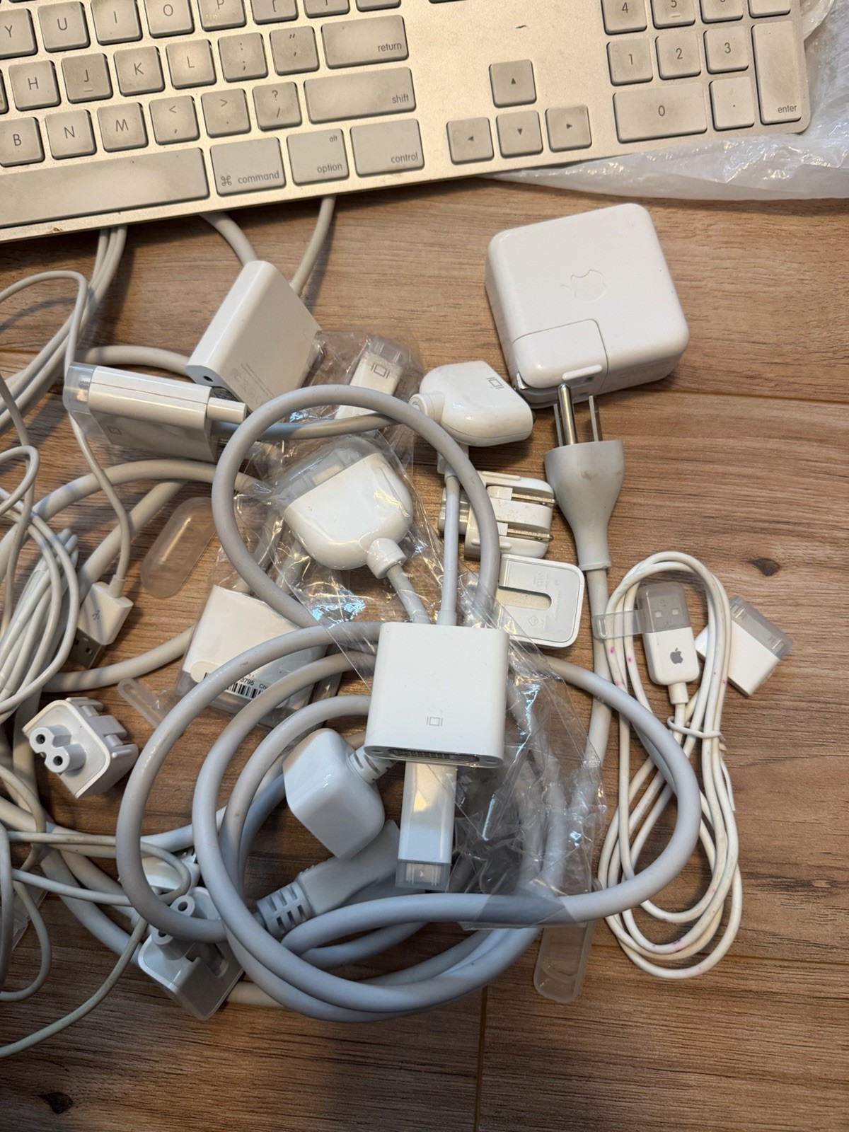 Apple accesory bundle lot. Keyboard, mouse, charger, adapters. Working & tested