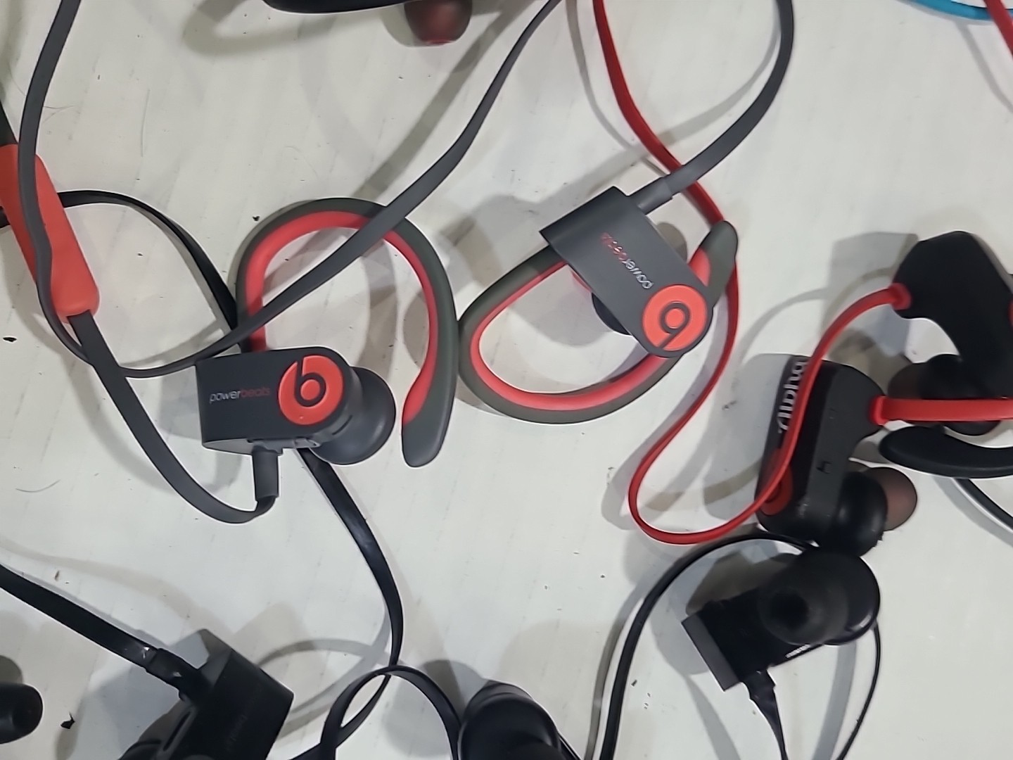 HUGE Mixed Lot of 30 Wireless Headphones Neckband Bose Sony Beats FOR PARTS ONLY