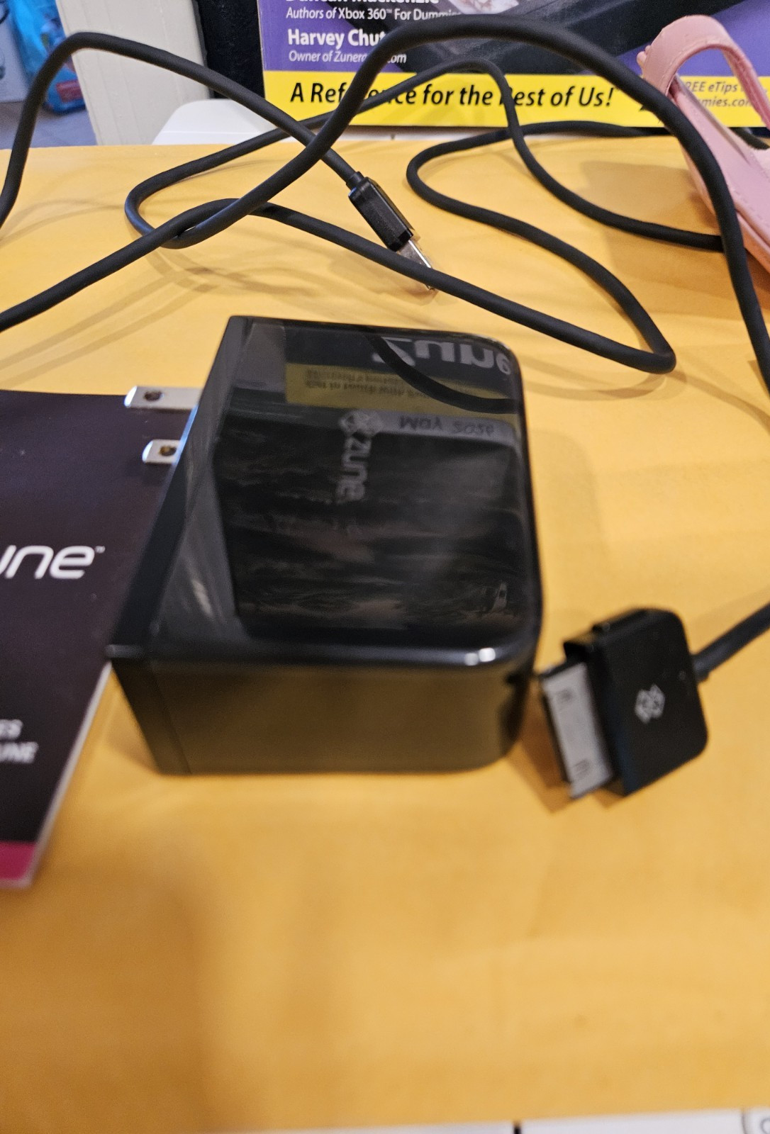 ZUNE FOR DUMMIES Guide and Charger and Docker for Zune