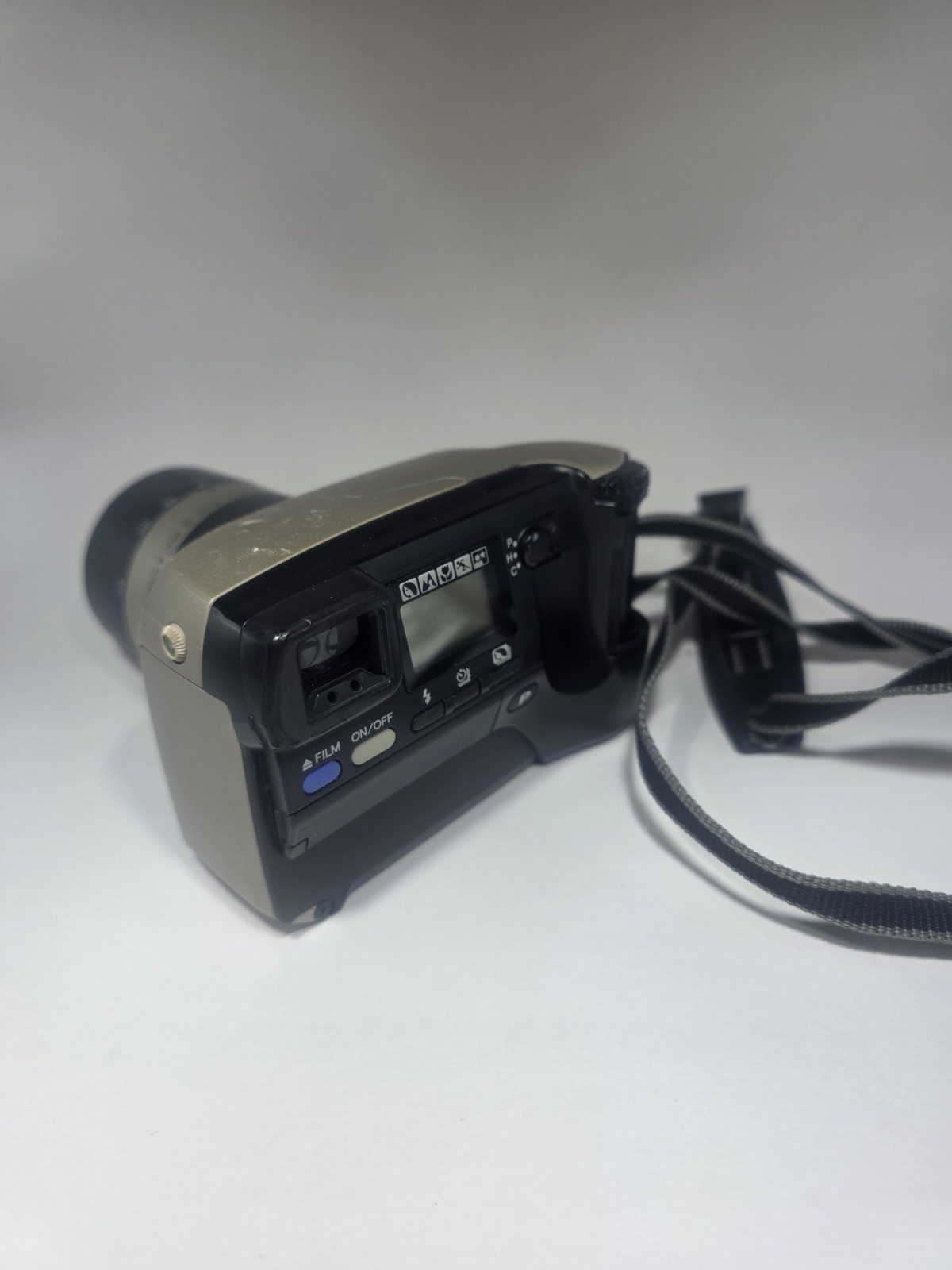 Minolta Film Camera with Zoom Lens – Untested – Sold As-Is for Parts or Repair
