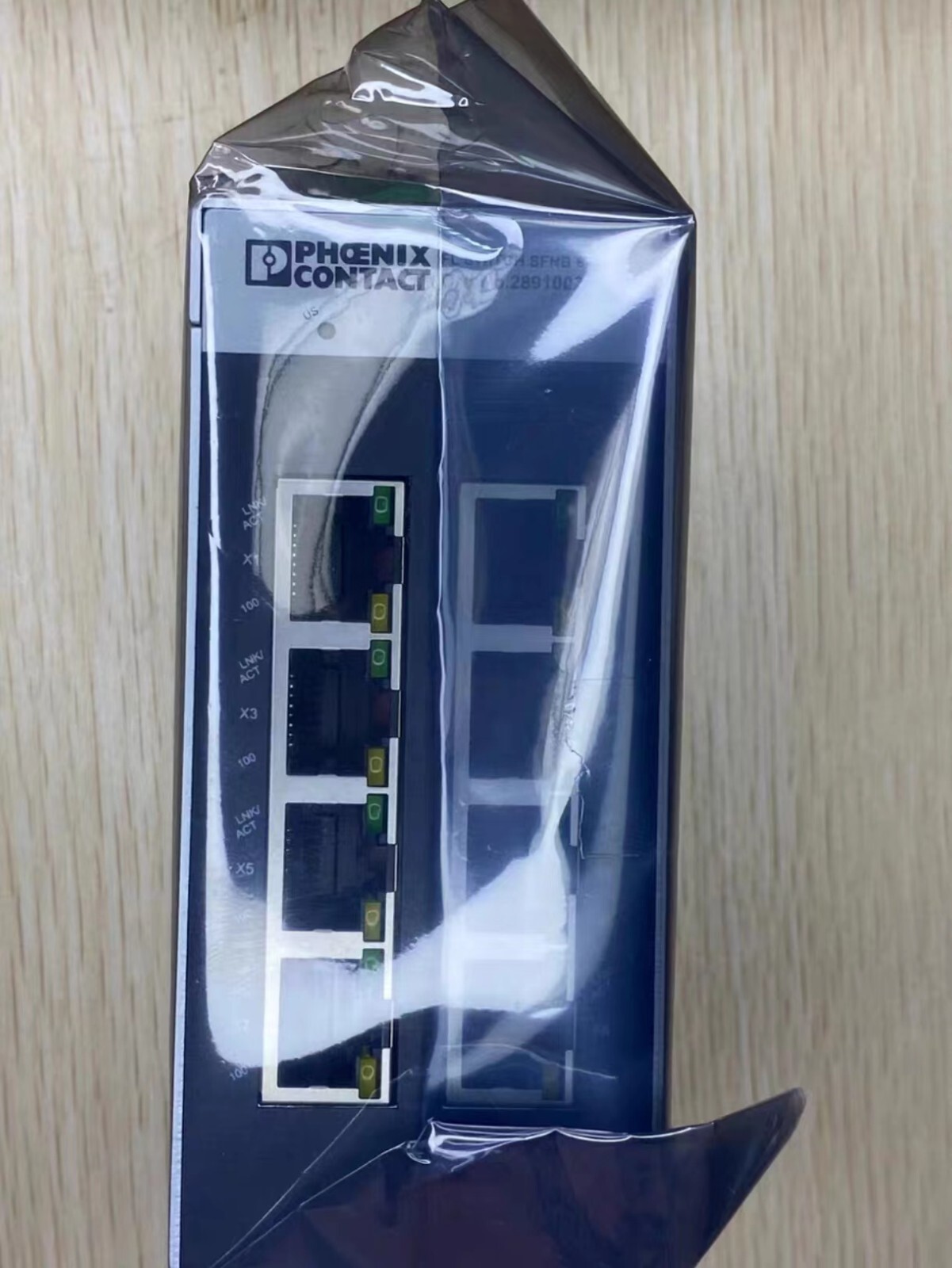 1 pcs PHOENIX FL SWITCH SFNB 8TX 2891002 ALL NEW IN BOX
