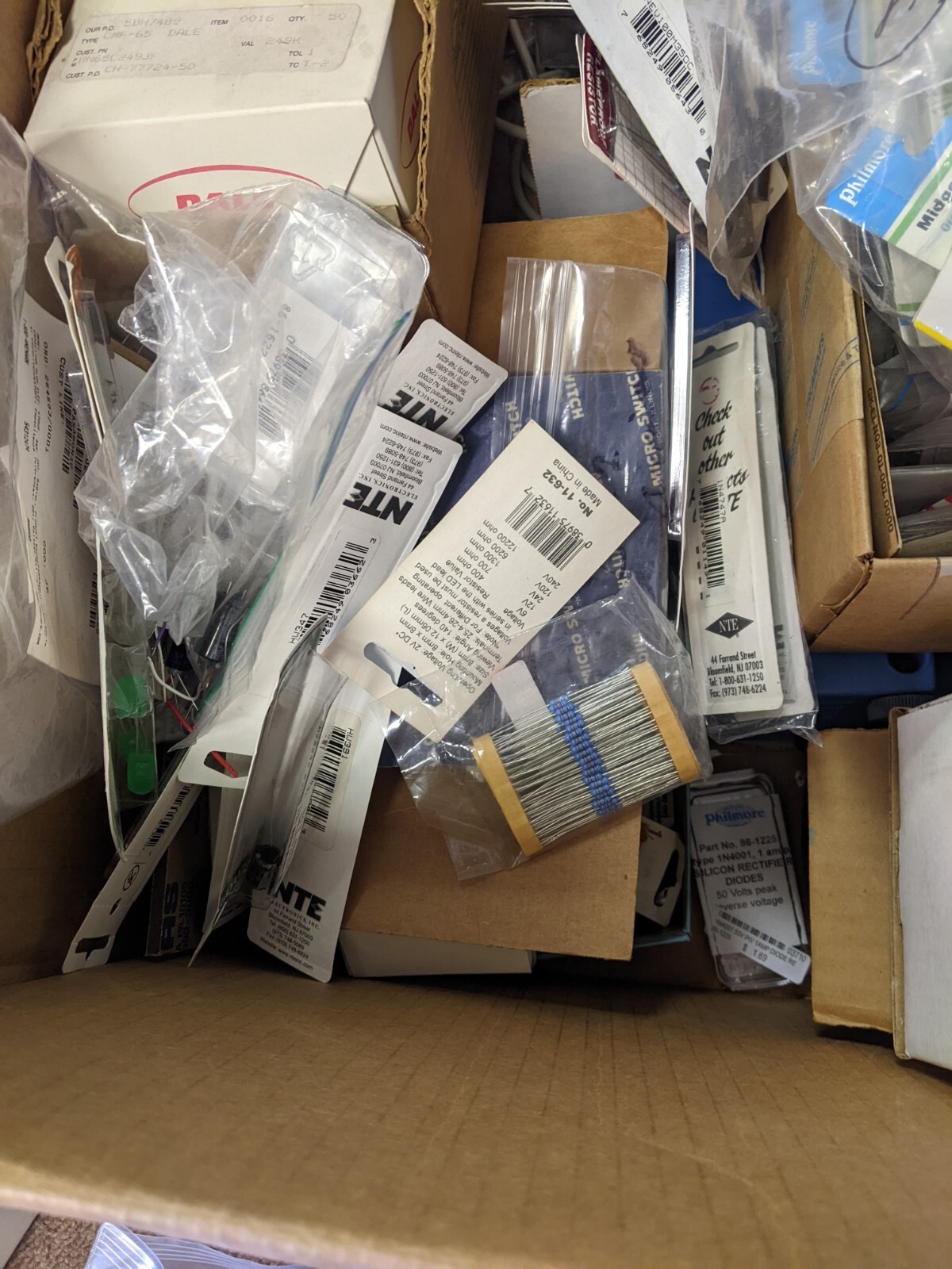 Bulk Collection Of Electronic Parts