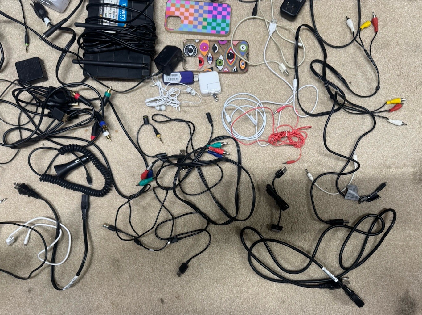 Mixed Lot – Earphones, Charging Cables, Wall Adapters, Cord, Power Cords, Plugs