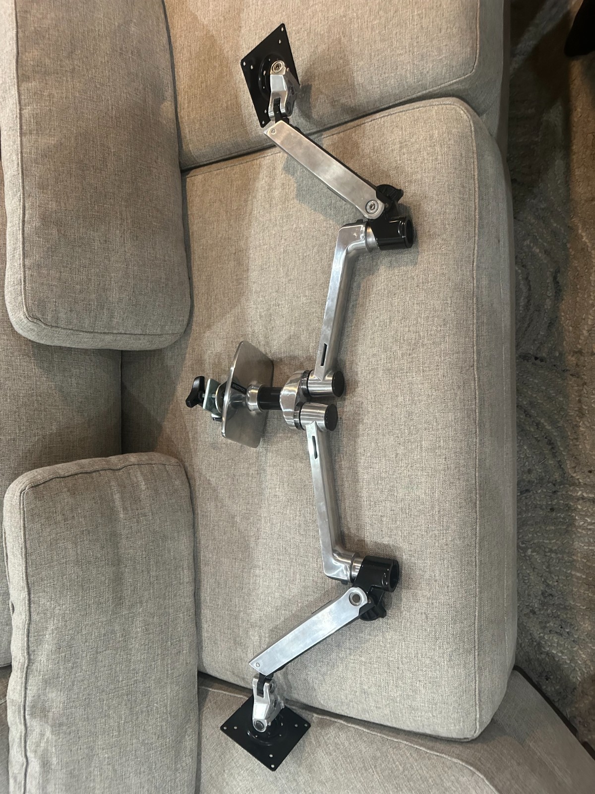 ergotron dual monitor arm