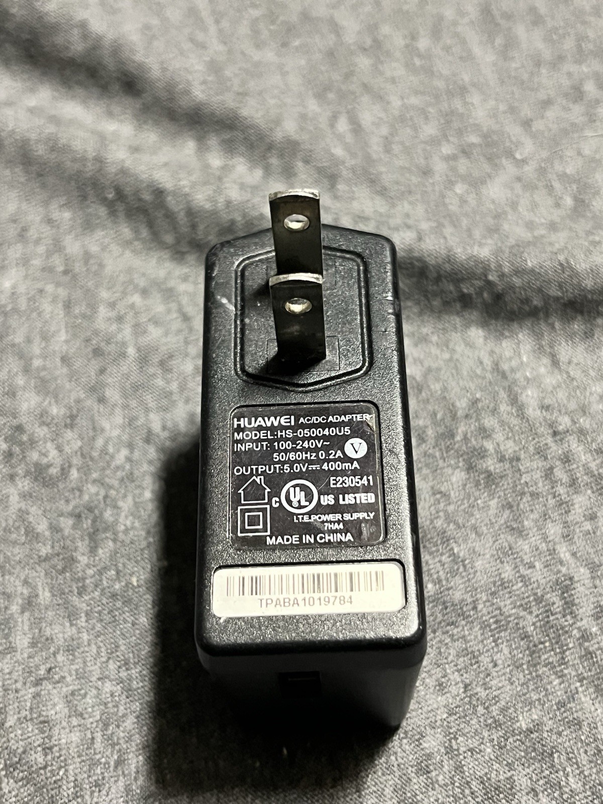 Huawei HS-050040U5 AC/DC Adapter Output 5V 400mA Wall Charger Power Supply