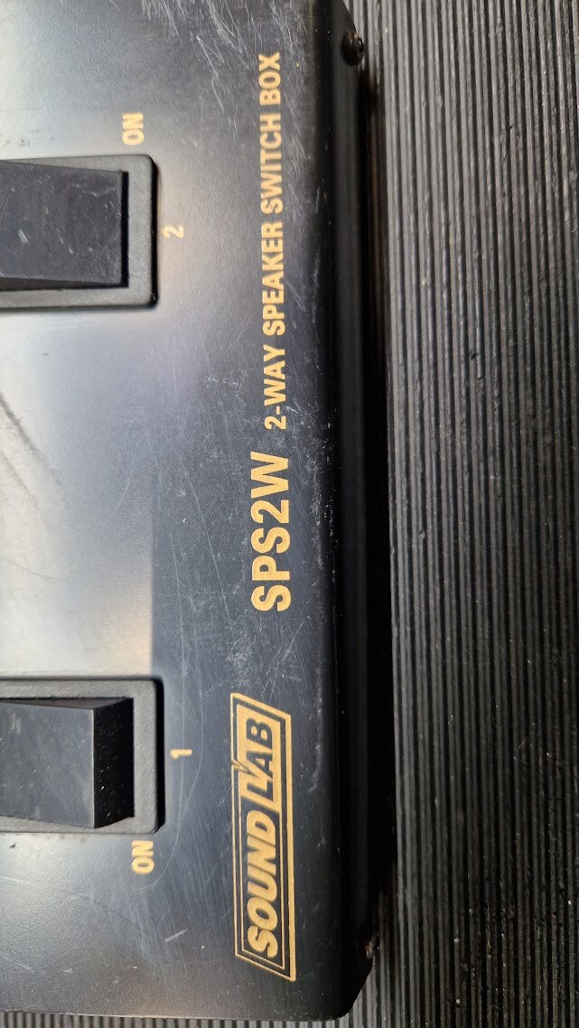 SoundLAB SPS2W 2-Way Speaker Switch Box – Used, Scratches