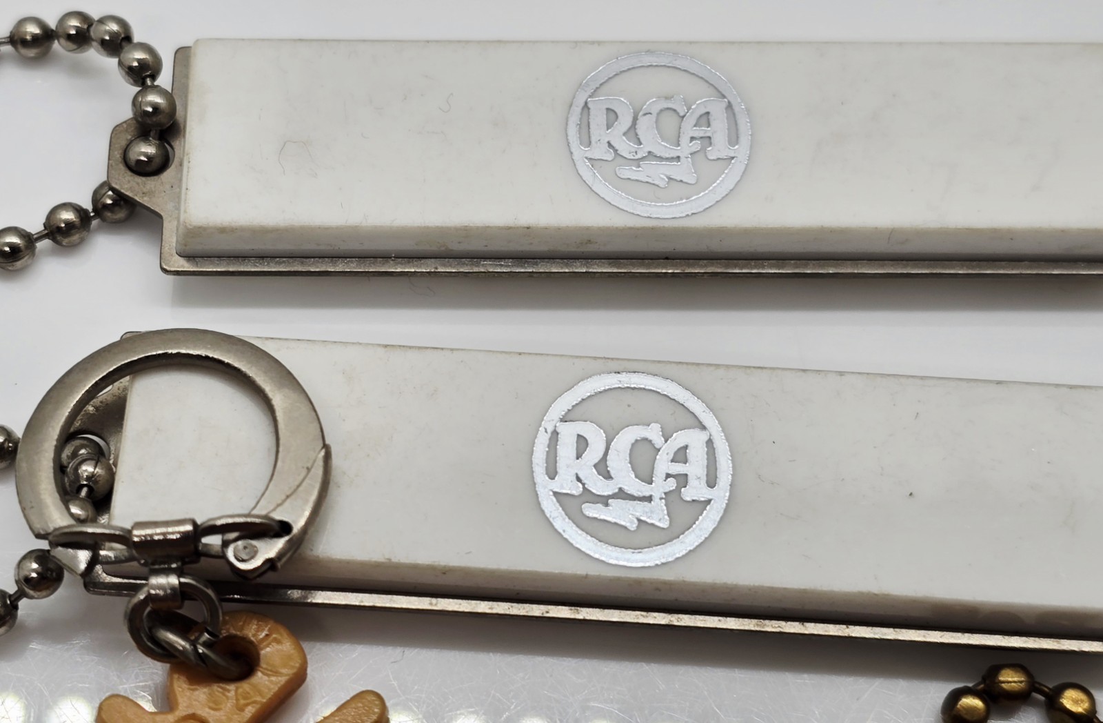 Rare Vintage Lot RCA Bond Radio Electronics Advertising Keychains Waterbury CT