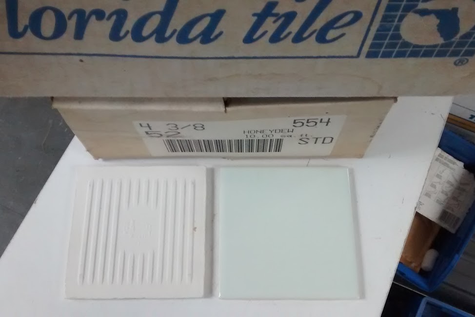 1pc VINTAGE florida Honey Dew 52 CERAMIC WALL TILE 4 3/8″ 445 very light green