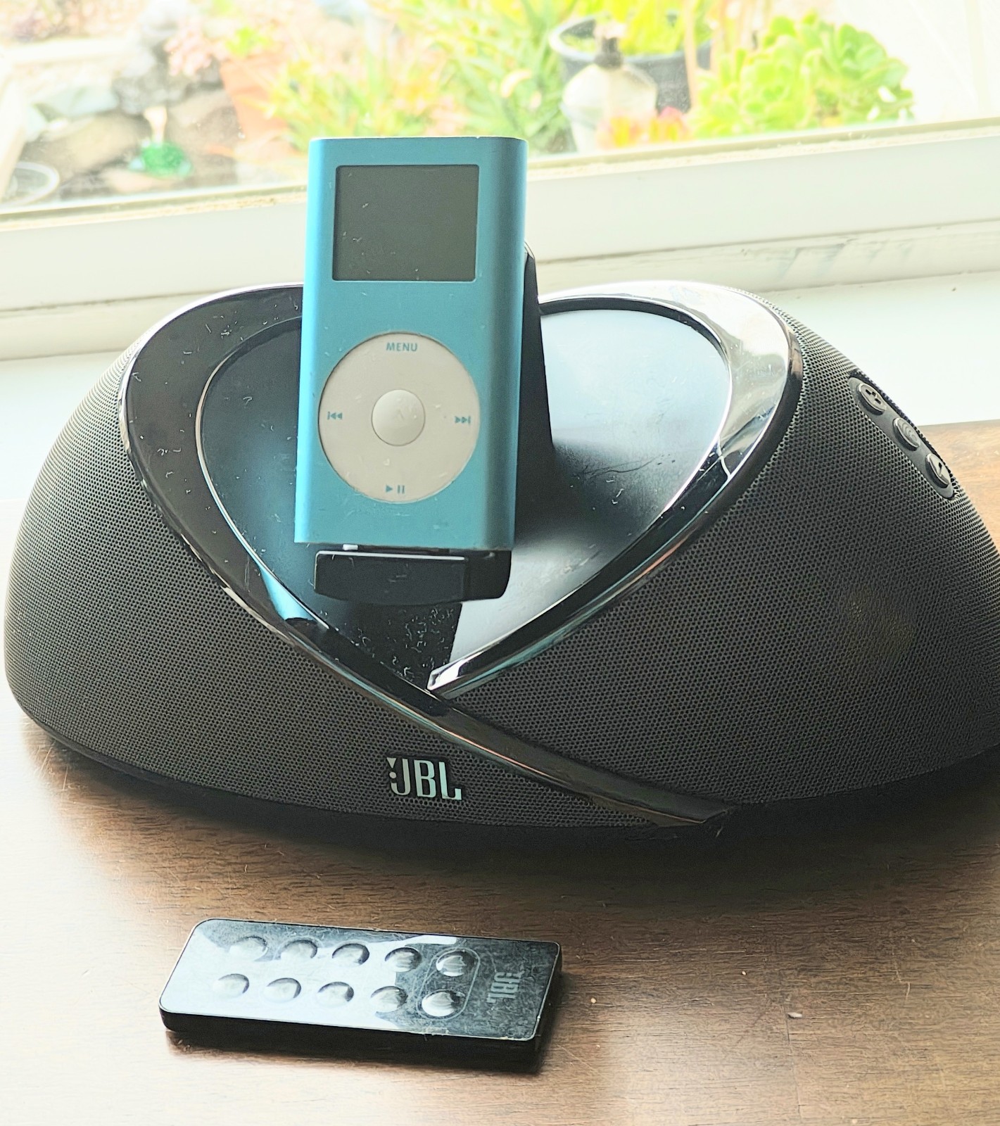 JBL Speaker w/ Remote – Apple iPOD A1051 w/ 499 Songs – Power Cables Included