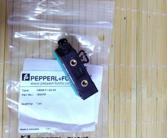 1 PCS NEW IN BOX Pepperl + Fuchs NBN8-F1-E0-V3 NO.184378 ALL NEW