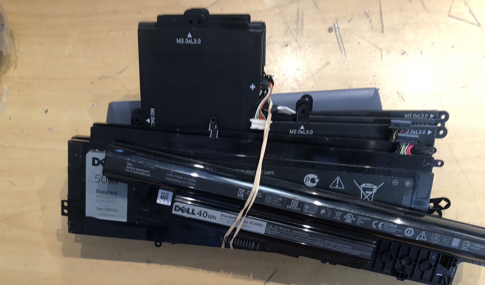 Laptop Parts Grab Bag 20+ Pcs, Various Mfg & Of Batteries And Ram Untested