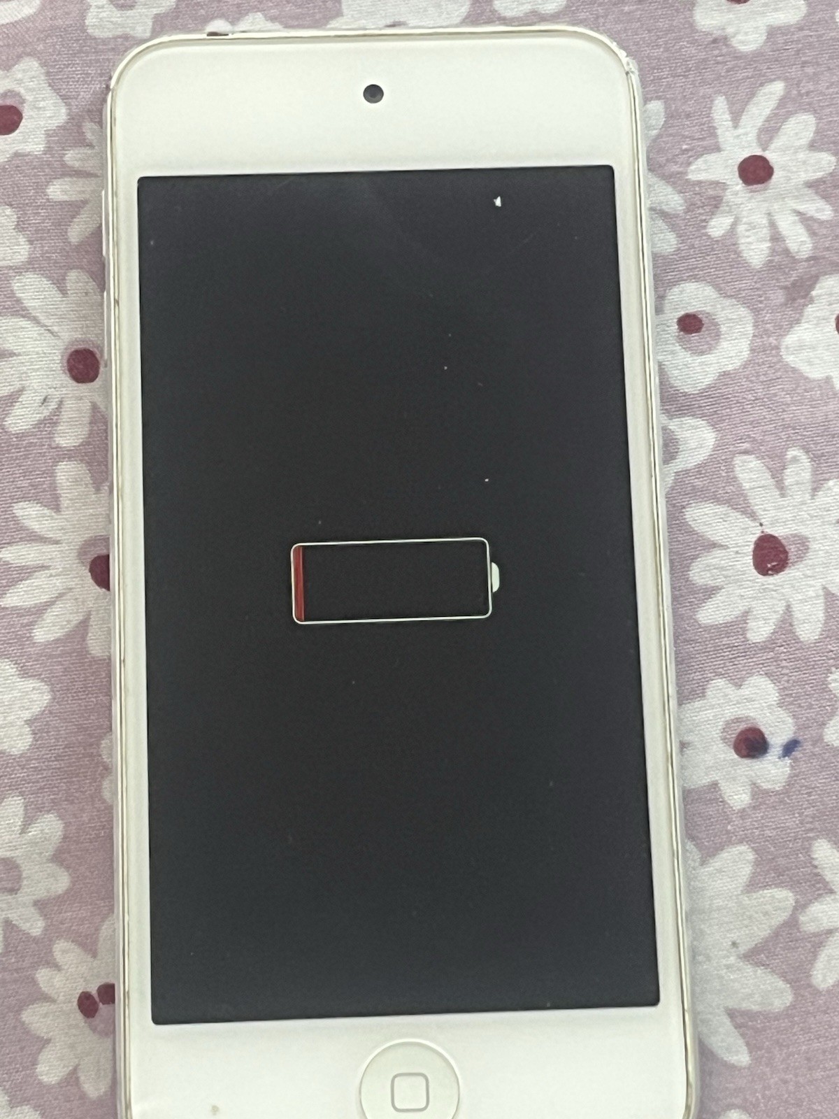 Mixed Lot Of Apple Products. !!!Parts Or Repair As Is Sale Cracked Screen