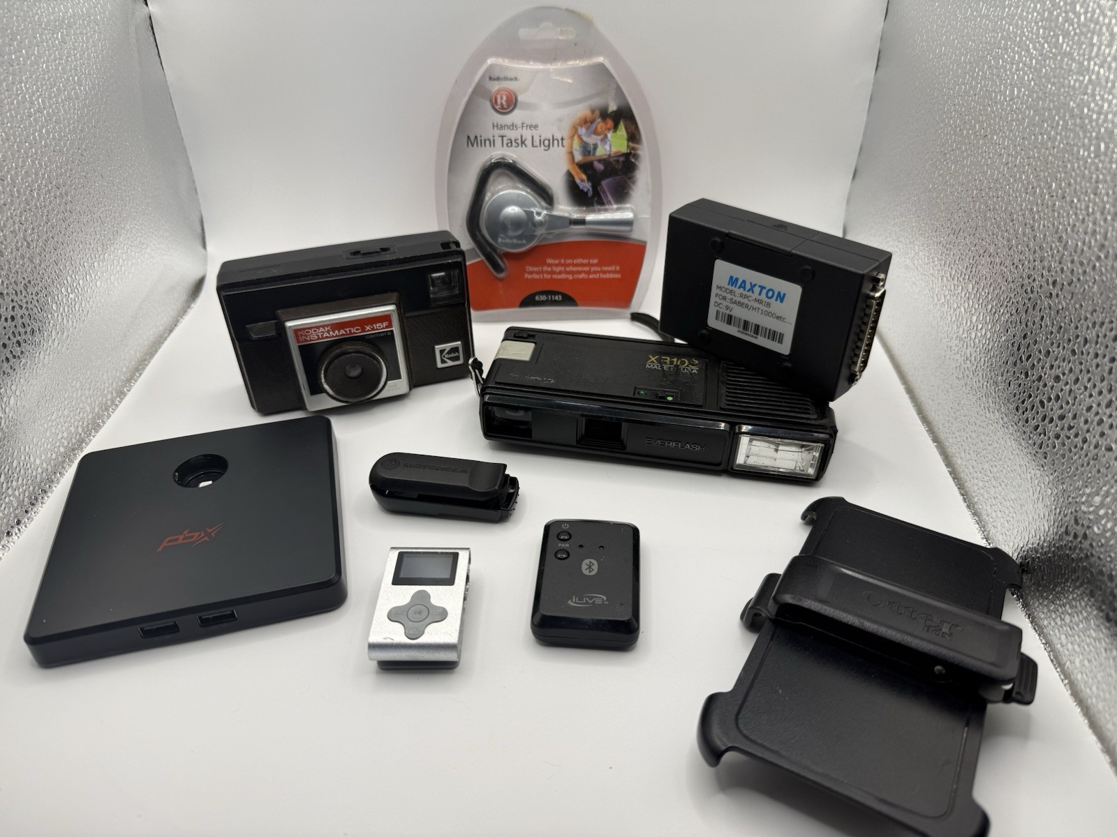 Vintage Electronics Lot Kodak Instamatic XR108 Camera iLive PBX MP3 Untested