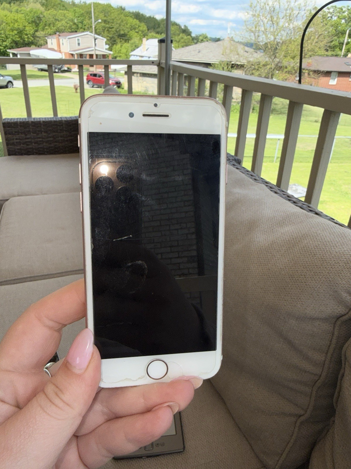 Lot of Broken Electronics – iPhone 7, iPad, Kindle – FOR PARTS / NOT WORKING
