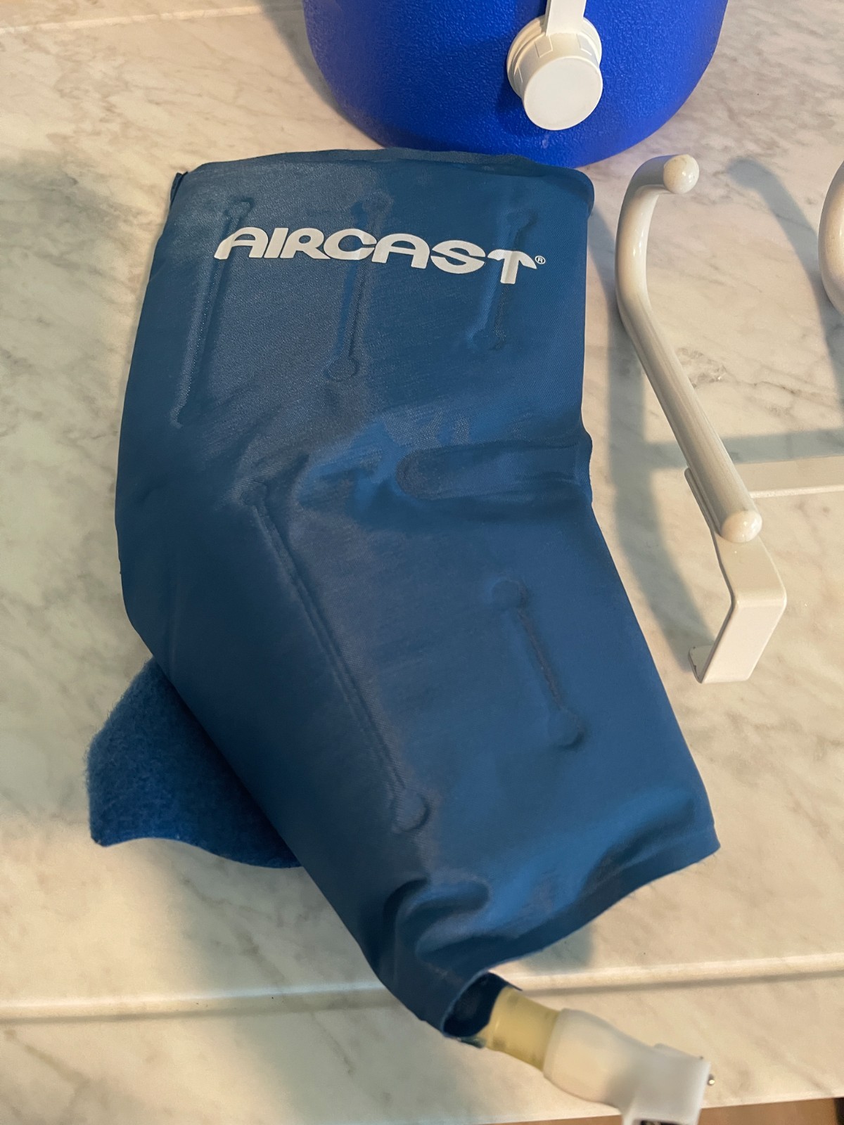 Aircast Cryo Cuff IC Cooler with Elbow/Wrist/Ankle Cuff and Hose Ready To Use
