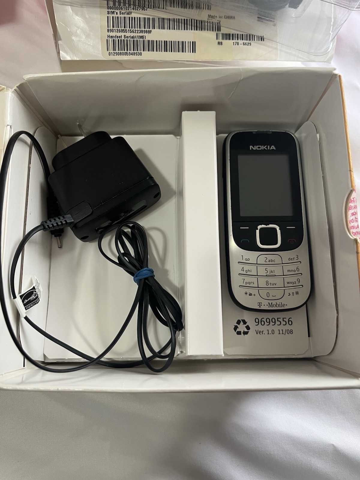Cellphones and electronics lot