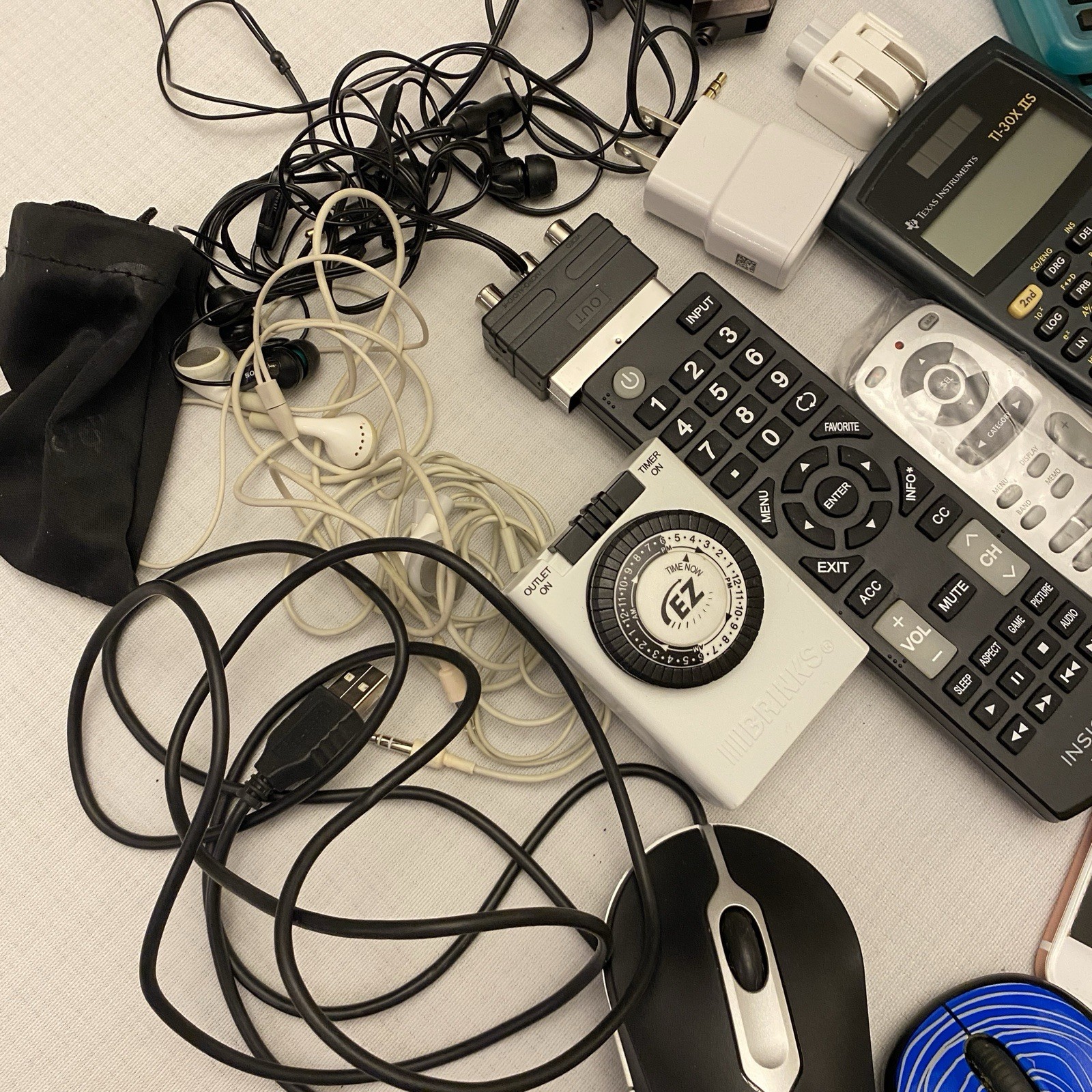 Electronics Junk Drawer Untested As Is Lot iPhone Logitech Ti30x Dell Insignia