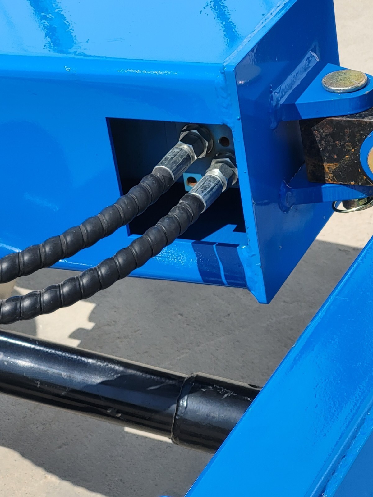 New Skid Steer Hydraulic Auger Attachment Post Hole DiggerIncludes 8″, 12″ & 16″