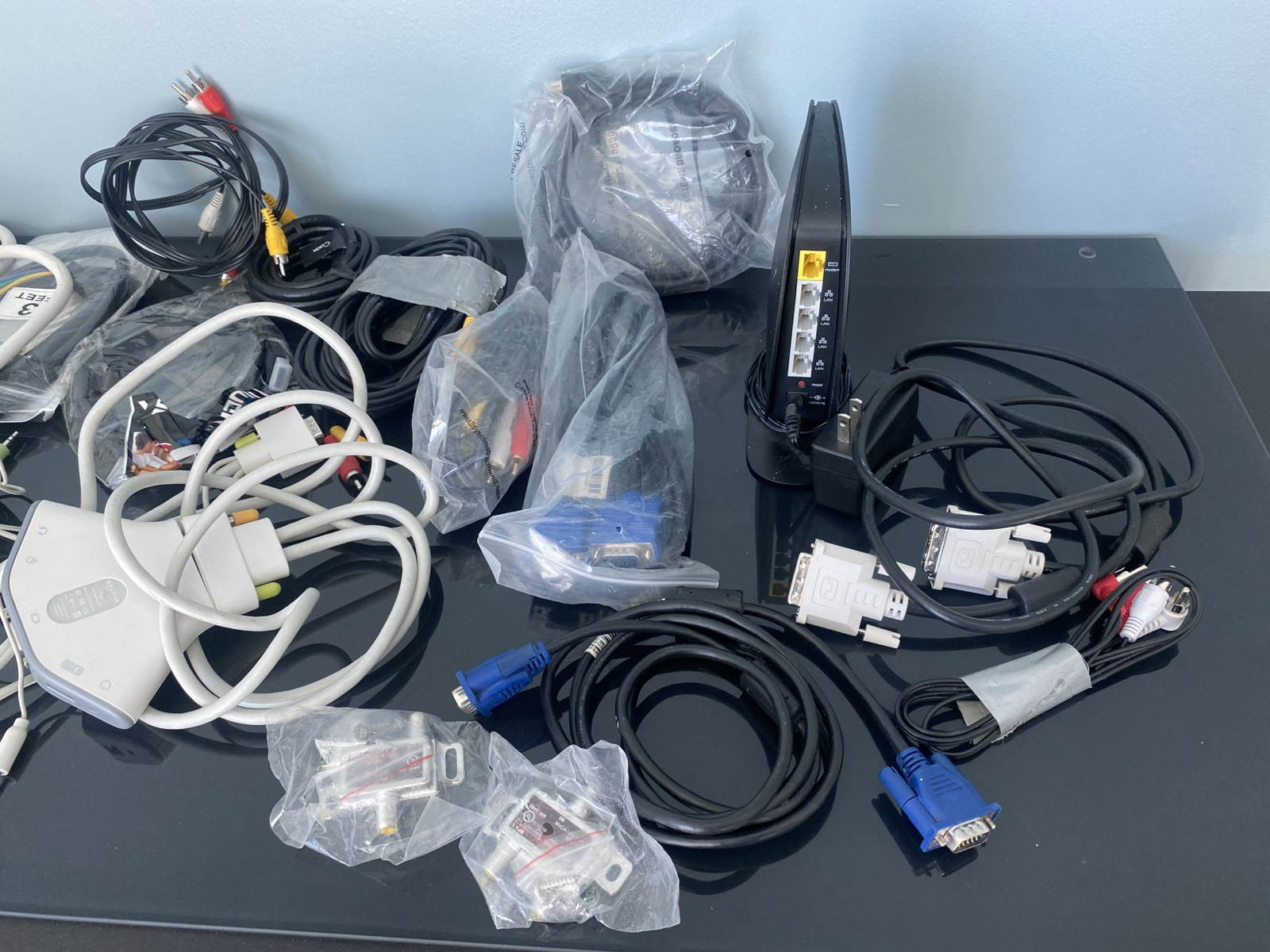 LOT of VIDEO/AUDIO/COMPUTER ETHERNET CABLES UsedBelkin- Miscellaneous-Usd Router