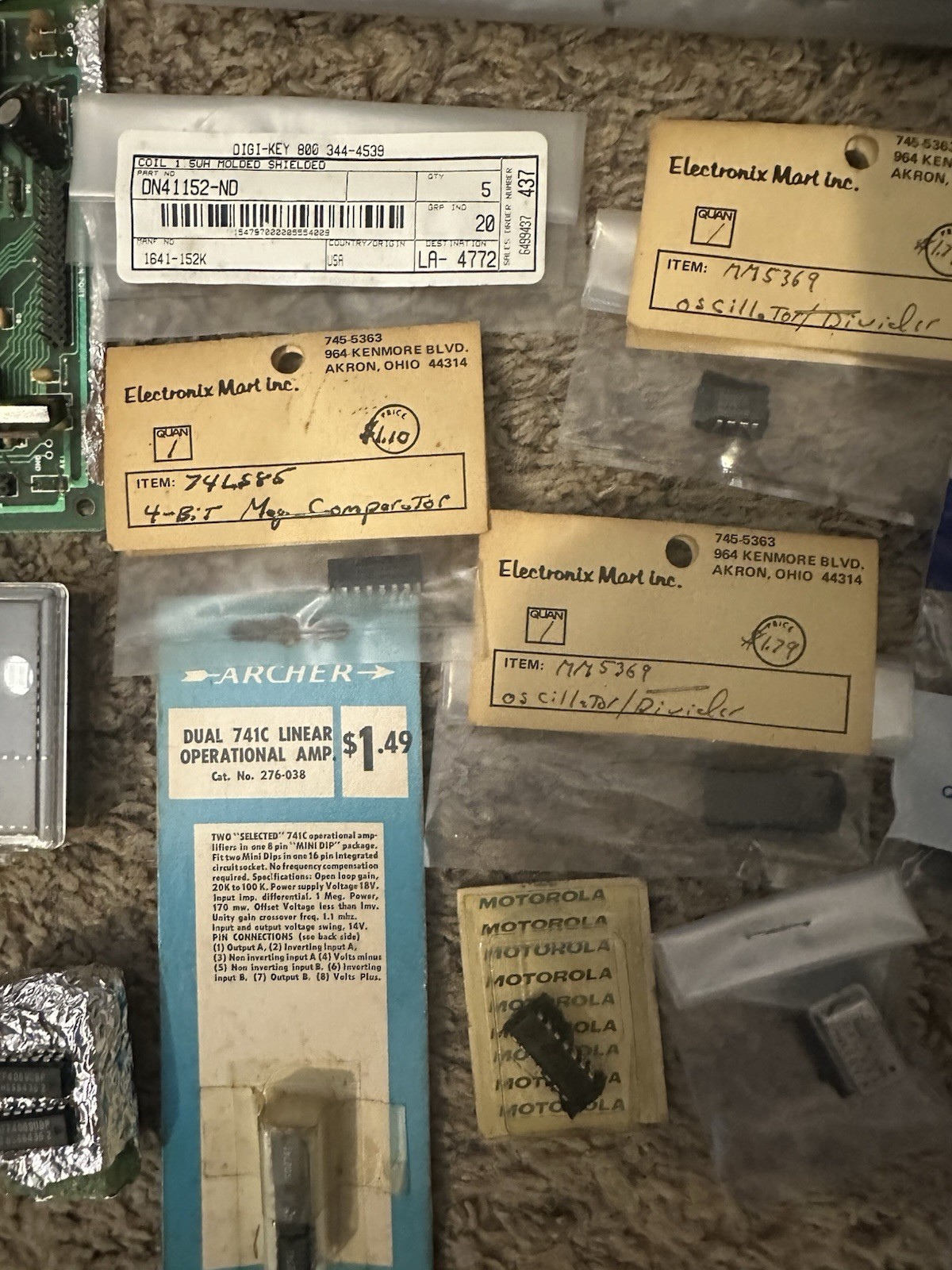Motorola TI RCA Sony National Semi Electronic Components Mixed Lot MC33030P NOS