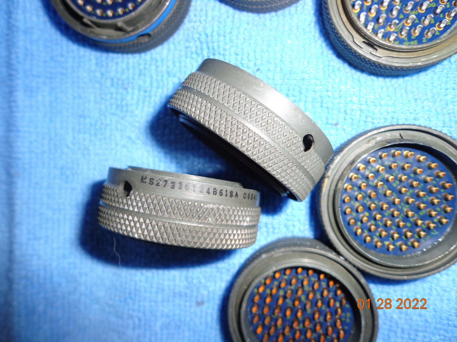 1 Bendix ms27336t24b61s Mil Spec Circular Connector Plug 61 pos Gold ampheonol