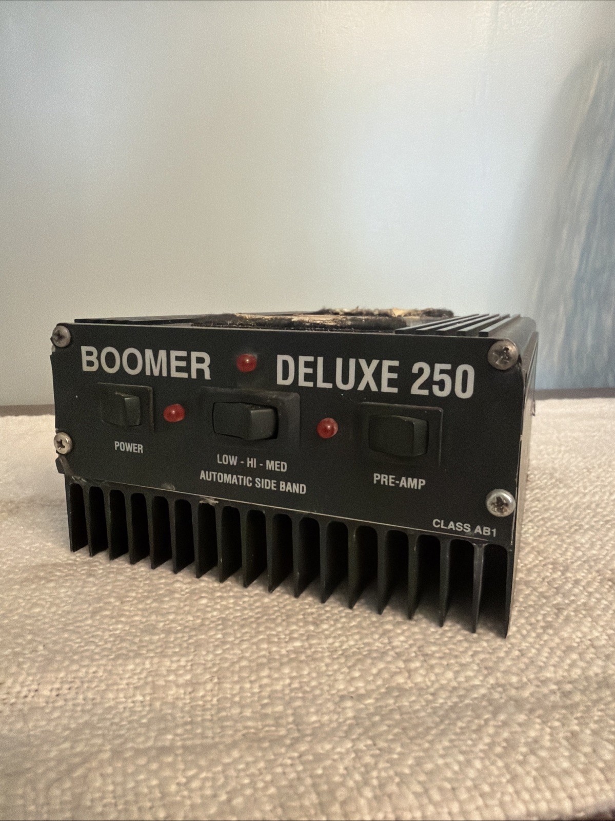 Boomer Deluxe 250 HiDrive Mobile Linear Amplifier 2 Pill SRF3749 10 meter