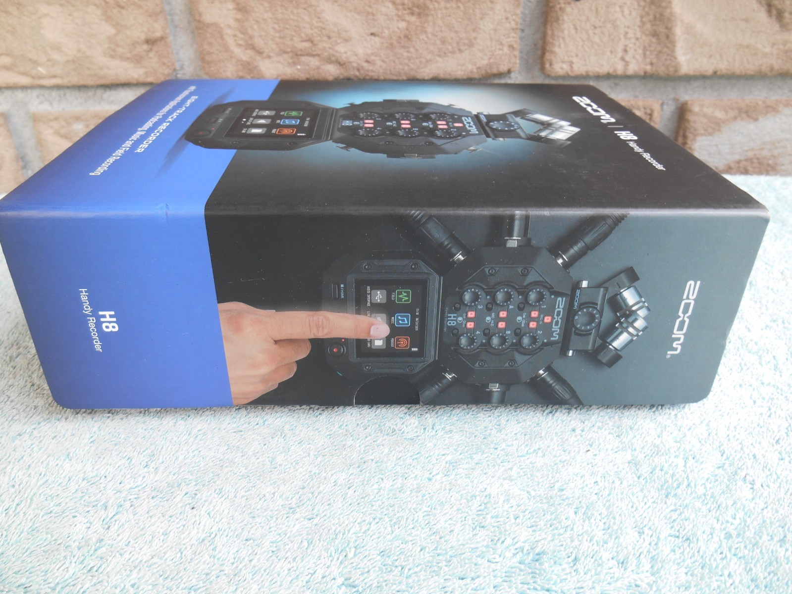 ZOOM H8 HANDY RECORDER 8 TRACK EMPTY BOX ONLY! WITH PAPERS.