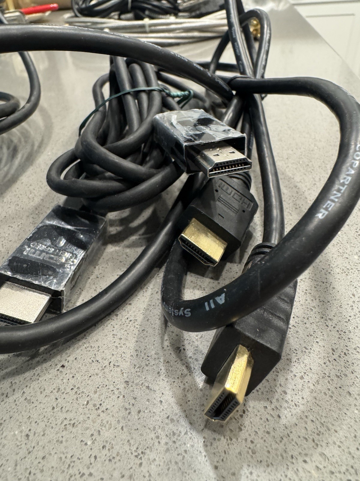 Mixed Lot AV & Computer Cables/Adapters HDMI USB Micro-USB Lightning RCA