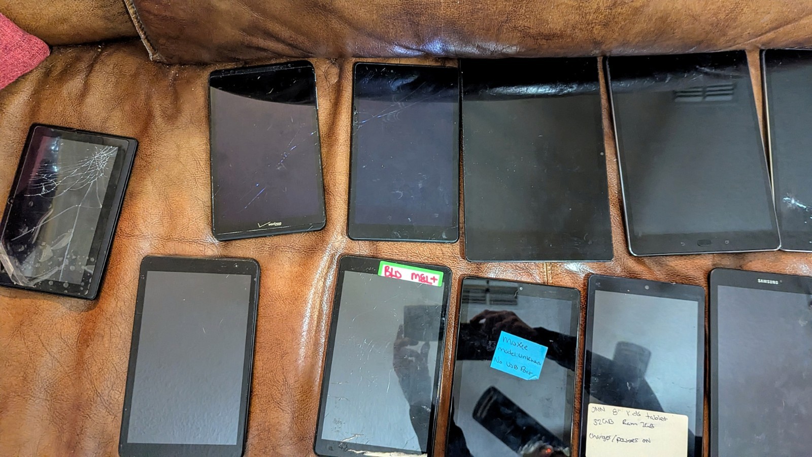 lot of 22 USED & PARTS ONLY mixed tablets Samsung Amazon Asus Onn & More