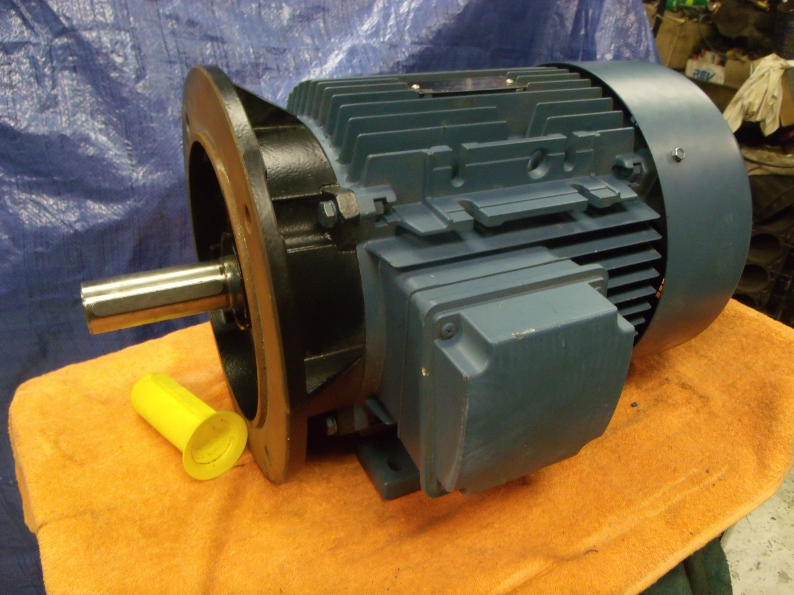 Lafert AMH160MZA4 electric motor 15 hp 460v 3Ph 1770 rpm CNC Machining center