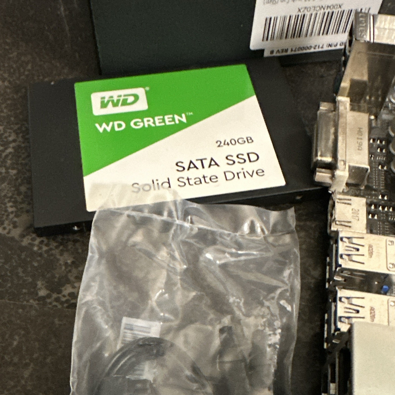 AMD Ryzen 7 3700X CPU + ZOTAC RTX 2060 6GB + WD Green 240GB SSD + Gigabyte b450m