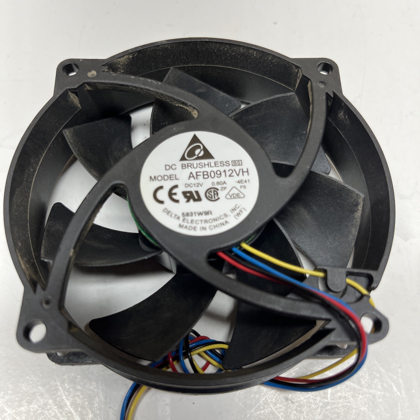 Delta AFB0912VH 4E41 DC Brushless DC12V 0.60A 4wire 4pin