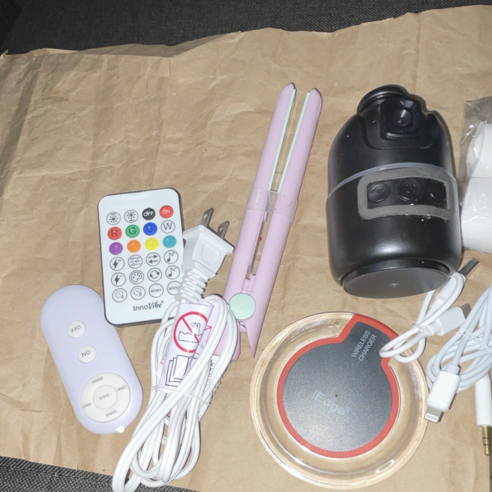 Lot of electronics:1 T TOK TAP TAP .1 mini hair straightener :BLUETOOTH