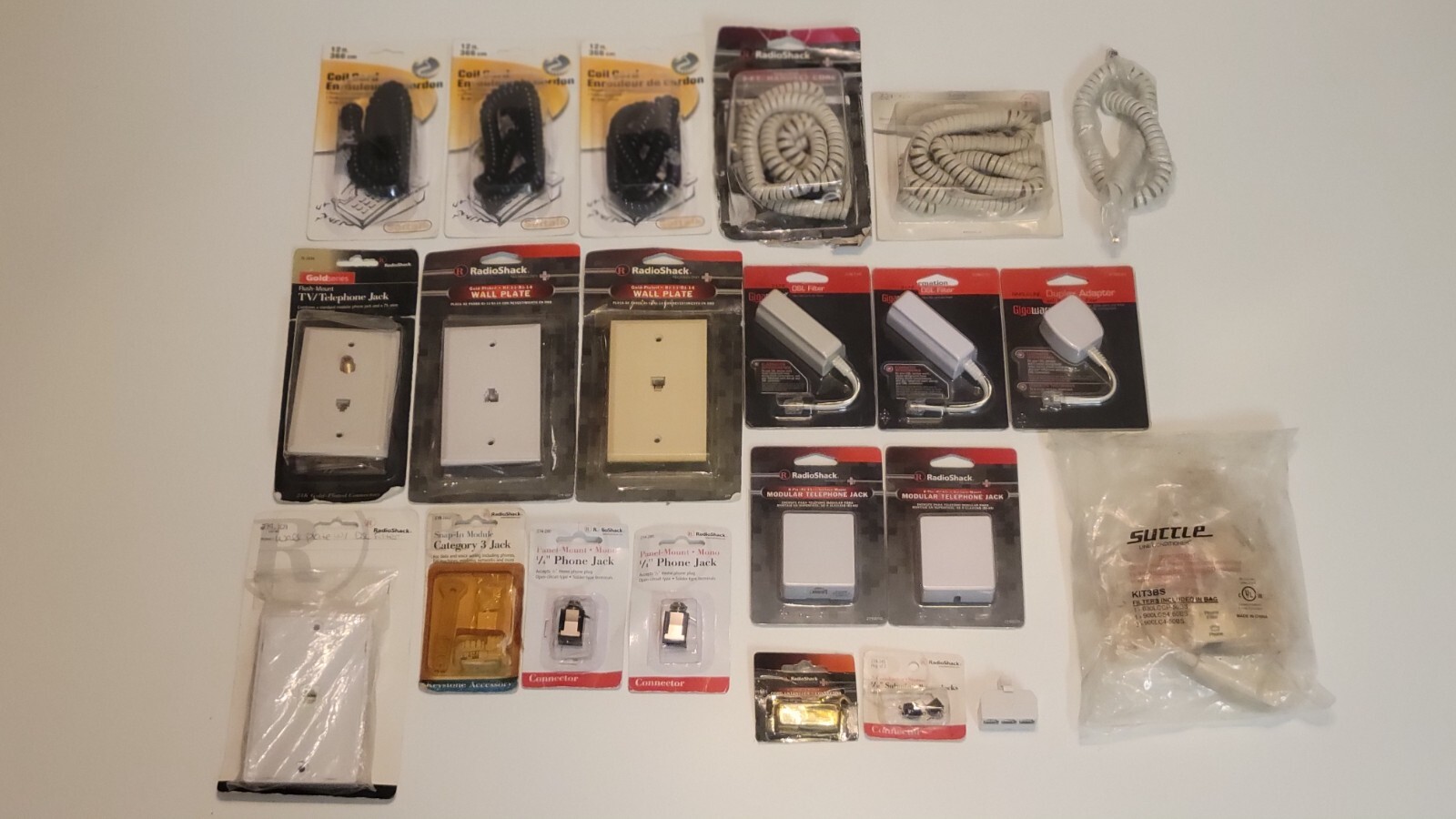 Mixed Bulk Wholesale Lot of 50 Miscellaneous Items such as Suttle Line Condition