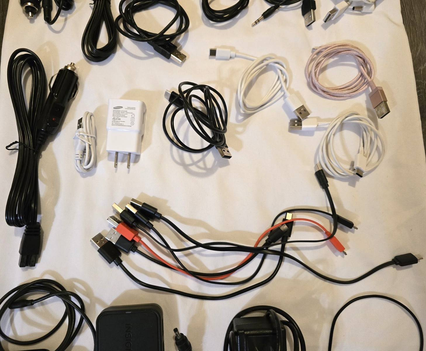 Lot (27) Chargers, USB Cables, Adaptors & More Random Miscellaneous Electrical