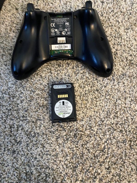 Lot of Electronic Devices: Xbox, Samsung, Nokia, BLU, LG, Blackberry, Apple.
