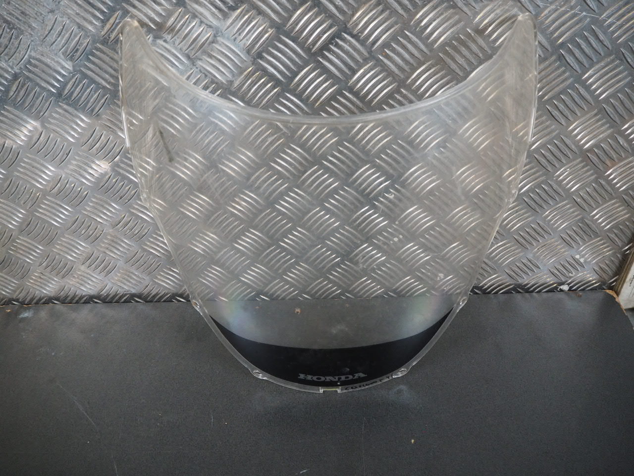 WINDSCREEN HONDA CBR600F4 99-00 64200-MBW-000 19386