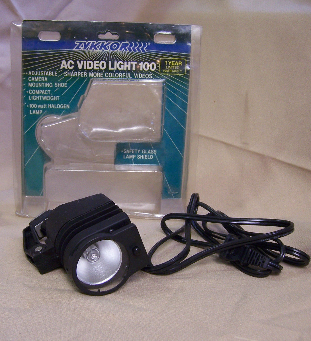 ZYKKOR AC VIDEO / MOVIE LIGHT 100 w SHOE 100 WATT HALOGEN BULB 120V AC studio