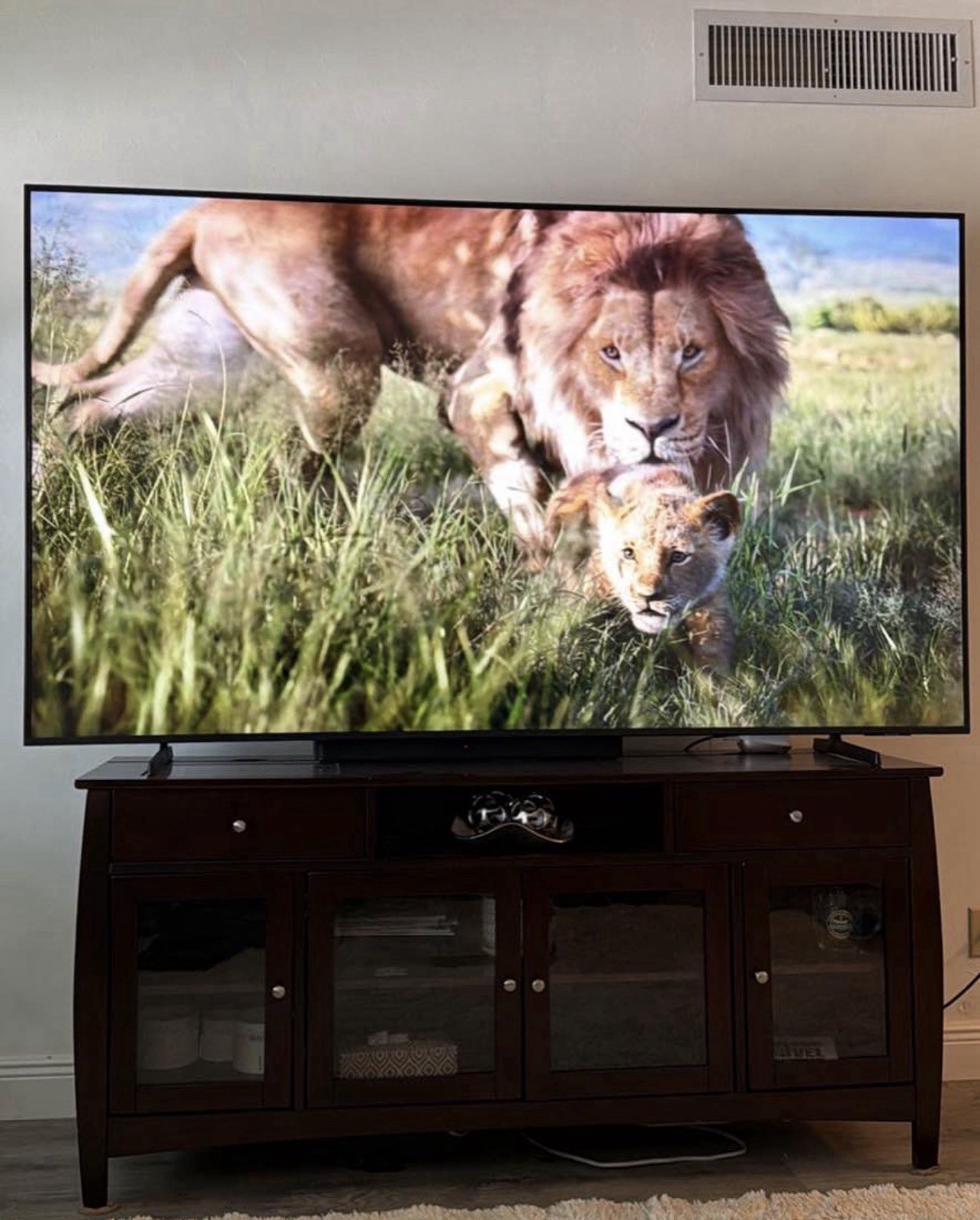 Samsung DU7200 Crystal UHD 85 in Television Large Screen LED TV
