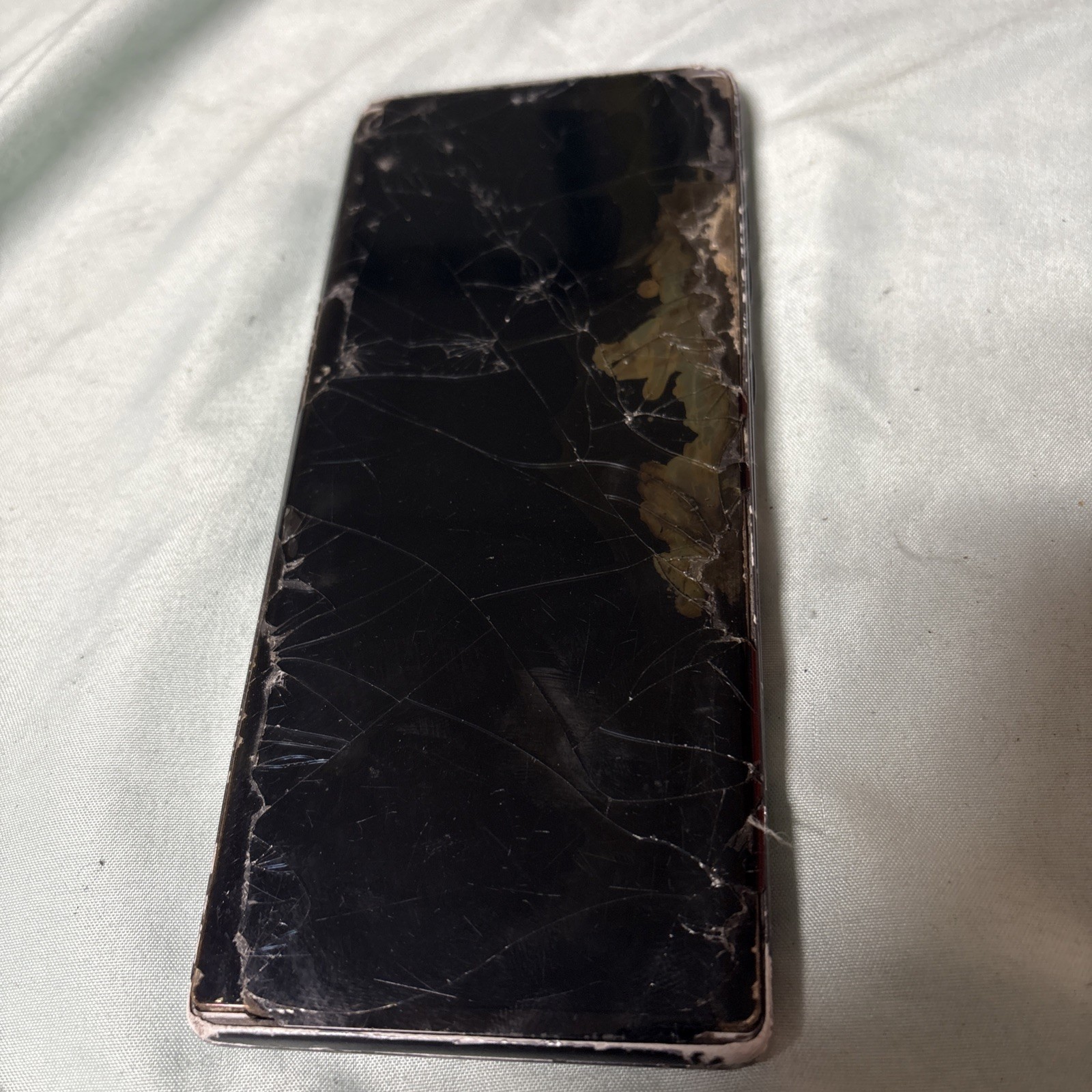 Electronics lot FOR PARTS cell phone flip phone Samsung Apple Ipod Iphone LG