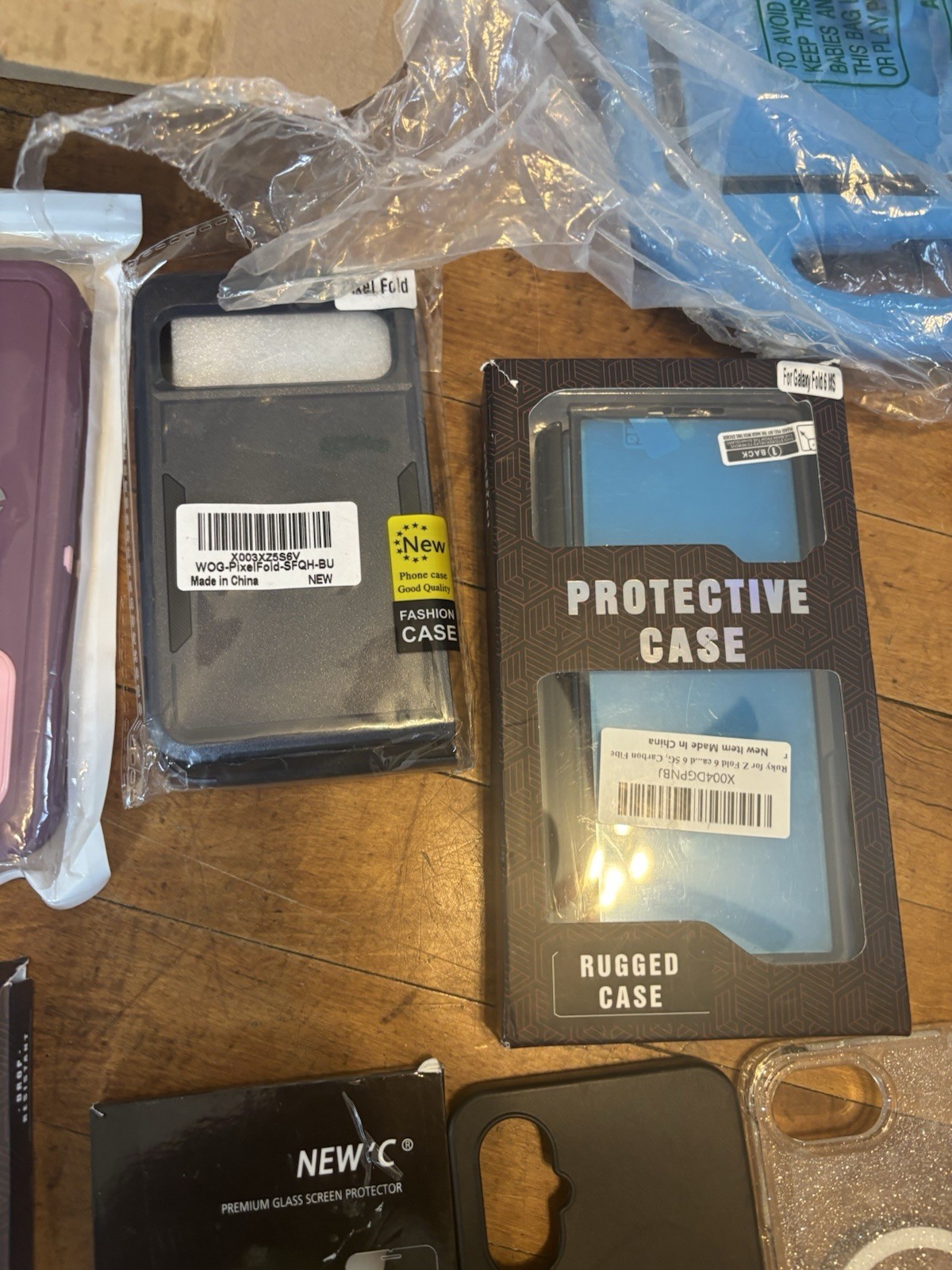Amazon Returns Mystrey Box Lot 18.cell phone cases, screen, protectors, and more