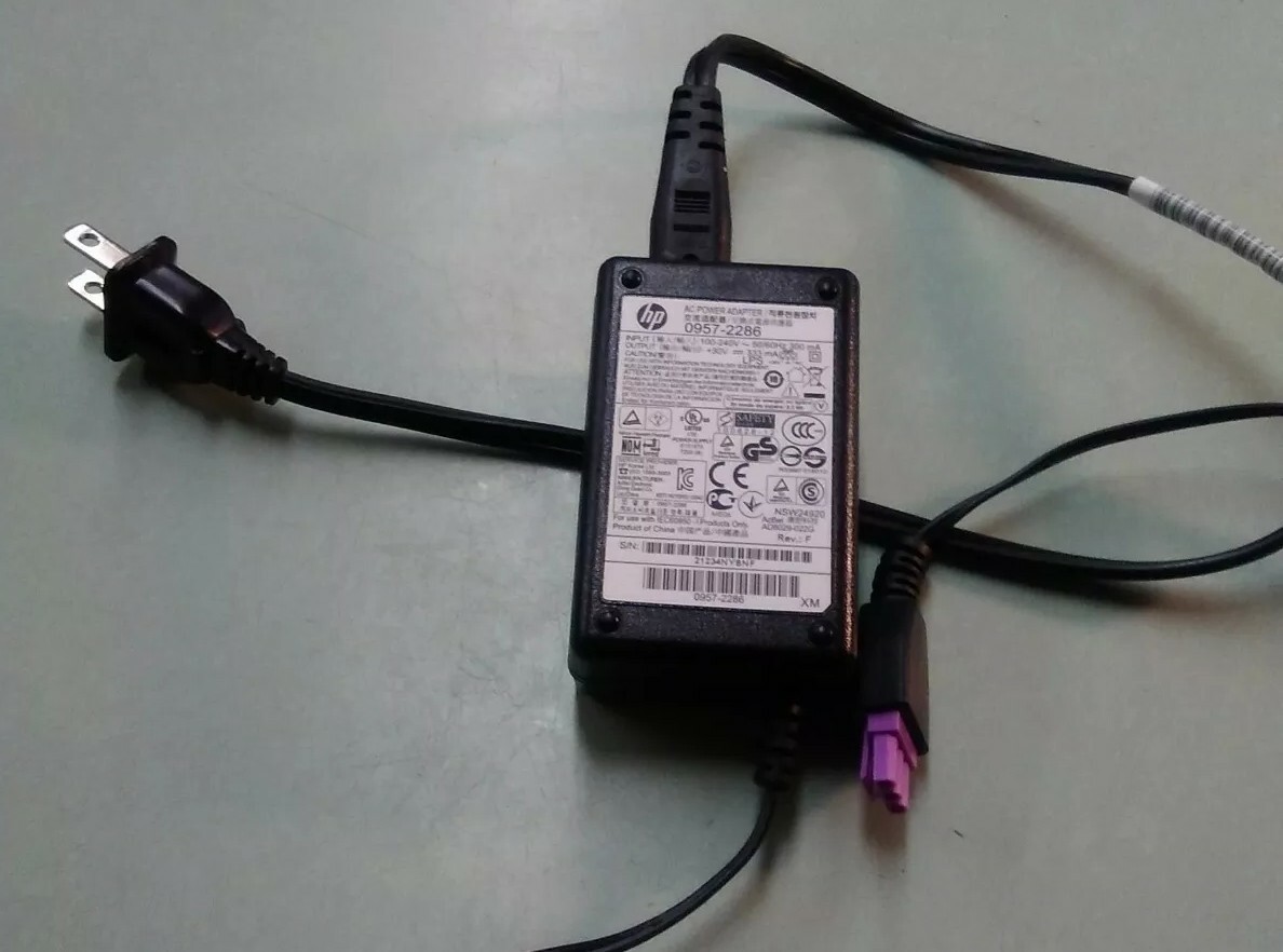 HP AC Power Adapter 100-240V 0957-2286